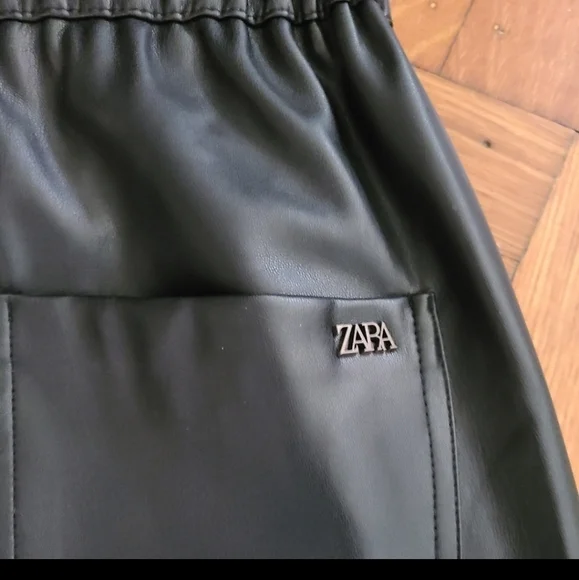 NWT ZARA FAUX LEATHER BAGGY PANTS SZ 2, 26 HP 8X hp🔥🔥🔥🔥 - Picture 4 of 5